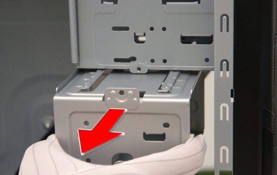 本体ケースにSSDを取り付ける02